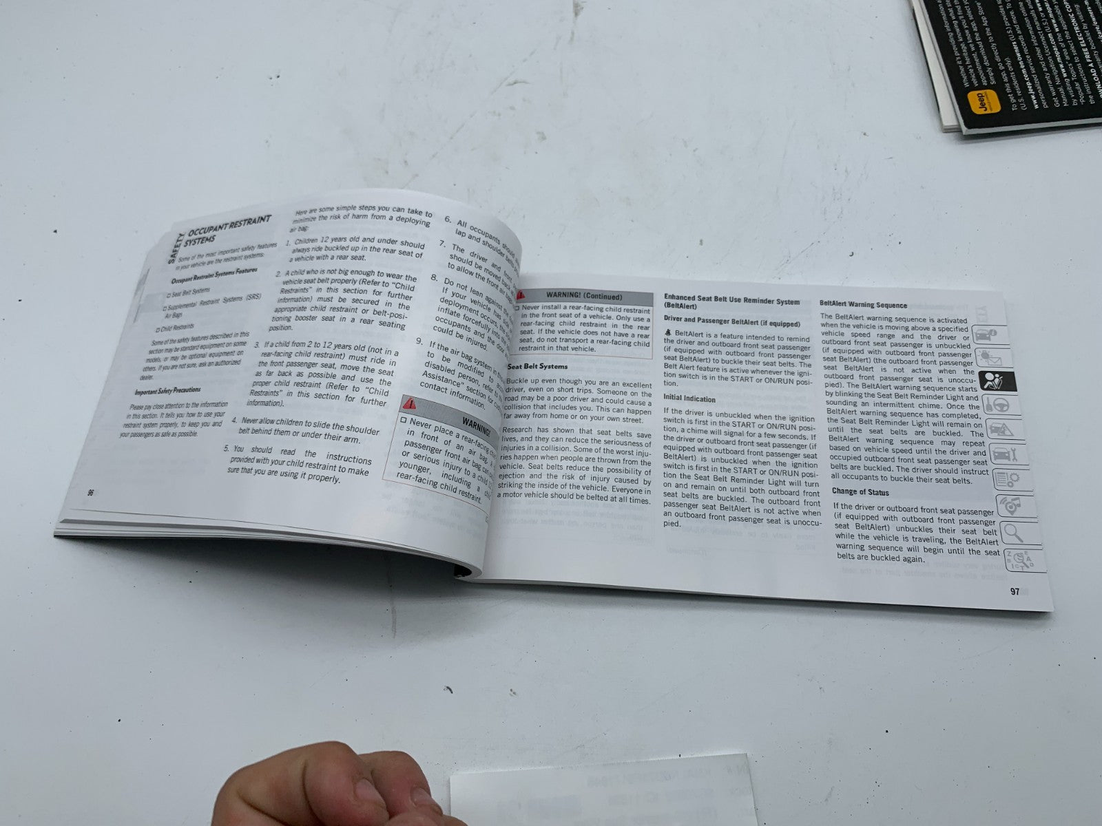 2020 Jeep Cherokee Owners Manual Set OEM C02B28020