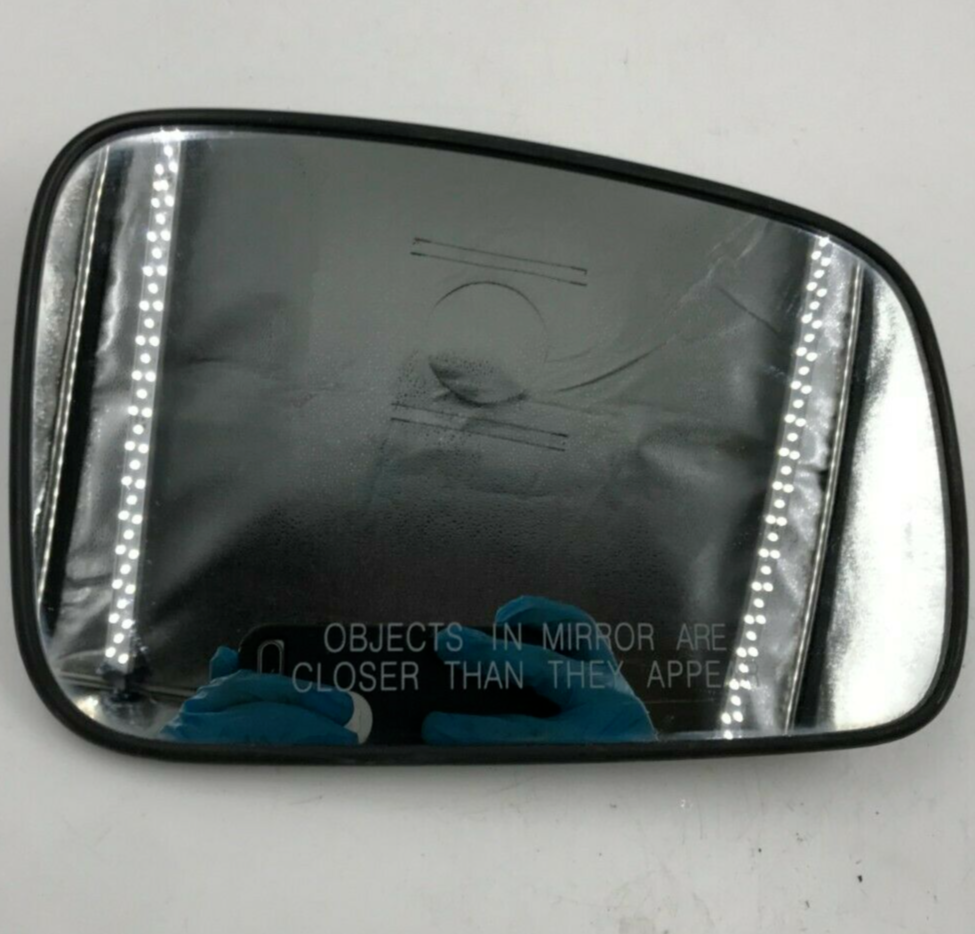 2009 Kia Sorento Passenger Side View Power Door Mirror Glass Only OEM