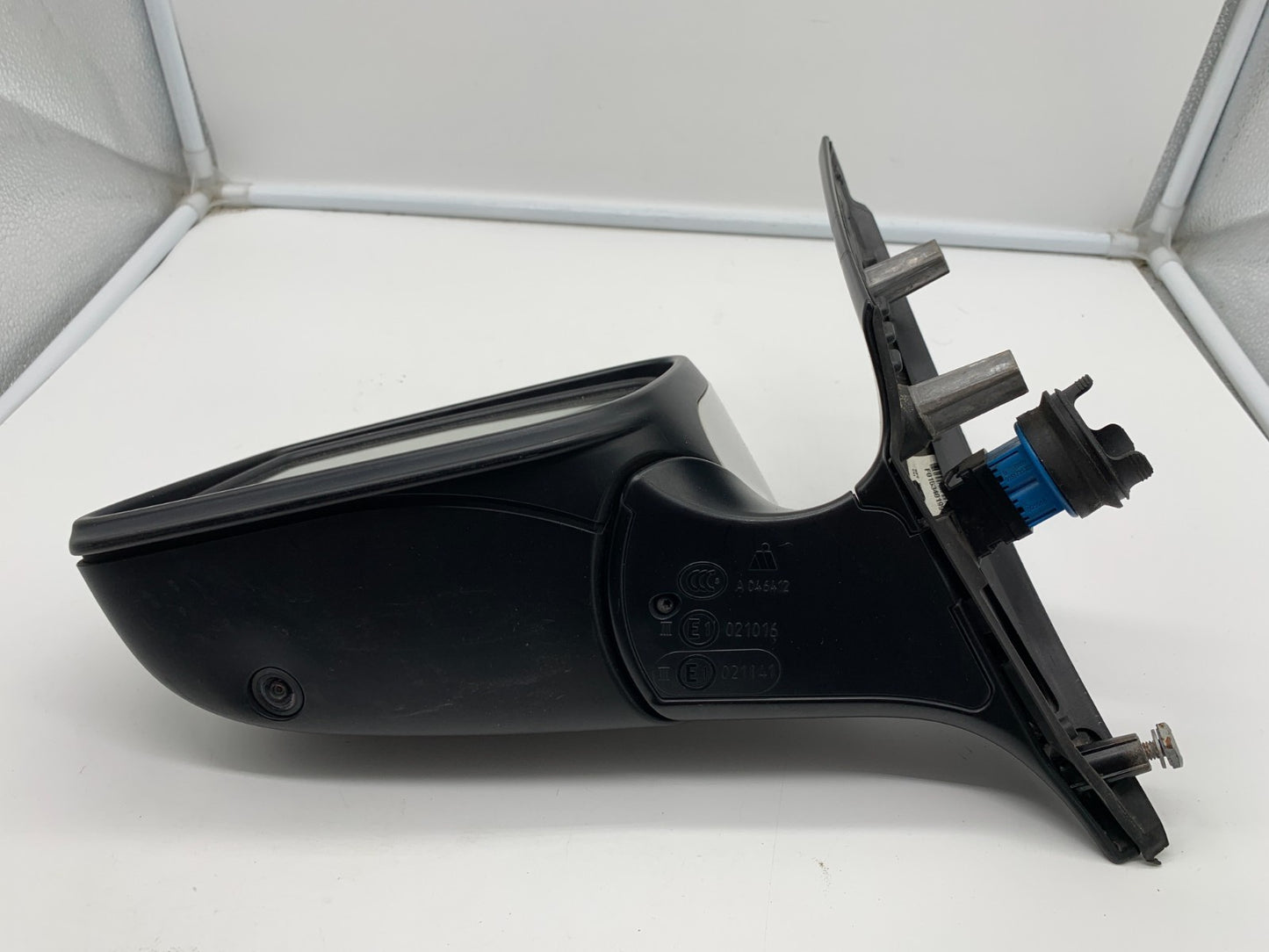2011-2012 BMW 535i Driver Side View Power Door Mirror White OEM C03B61018
