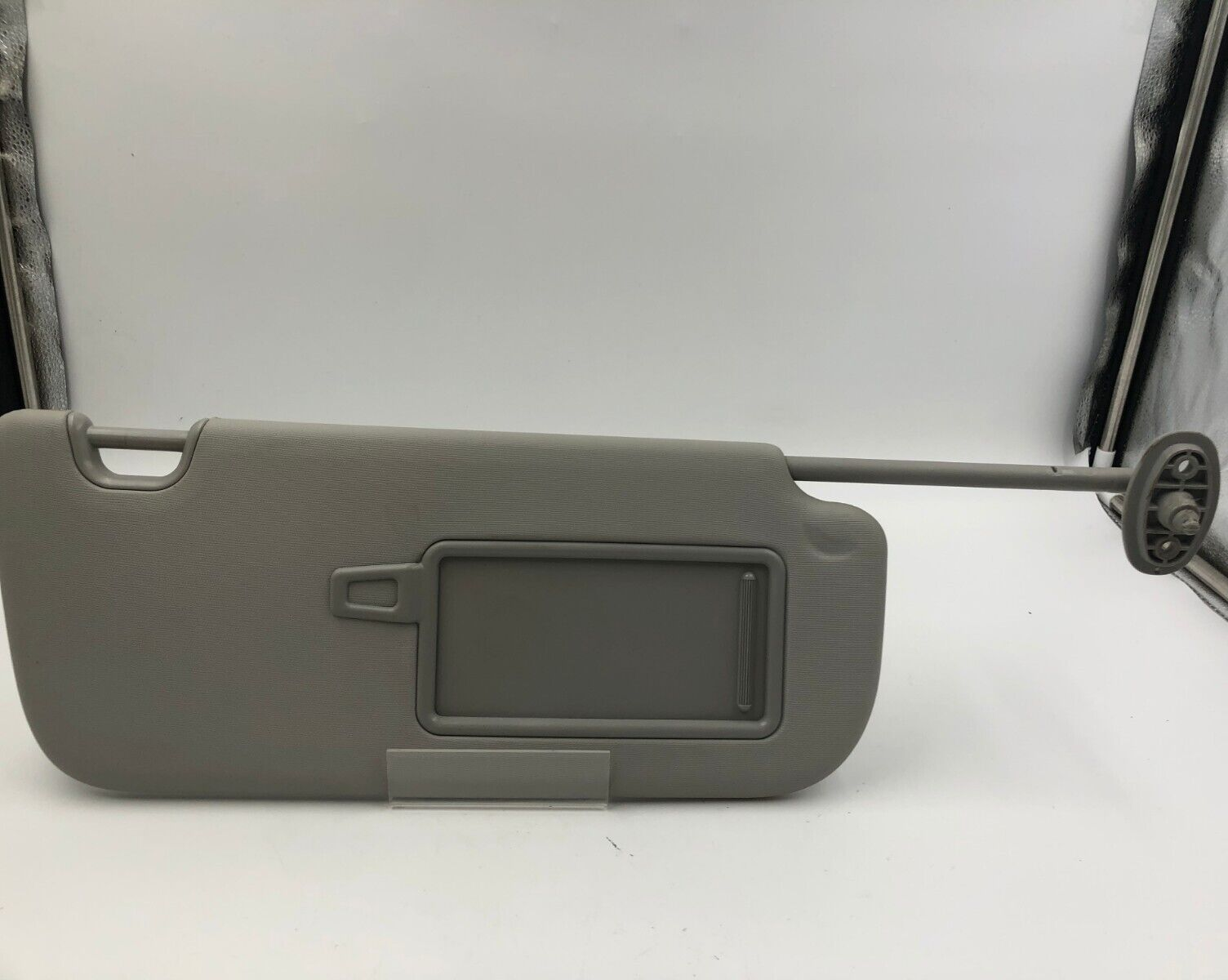 2014-2019 Kia Soul Passenger Sun Visor Illuminated Gray OEM C01B11051
