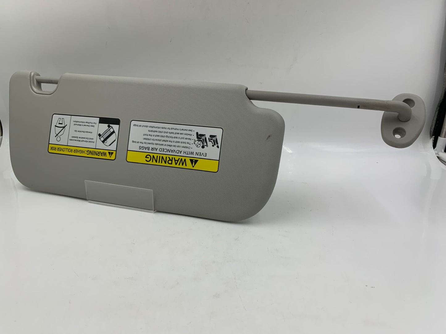 2014-2019 Kia Soul Driver Sun Visor Illuminated Gray OEM C02B12068