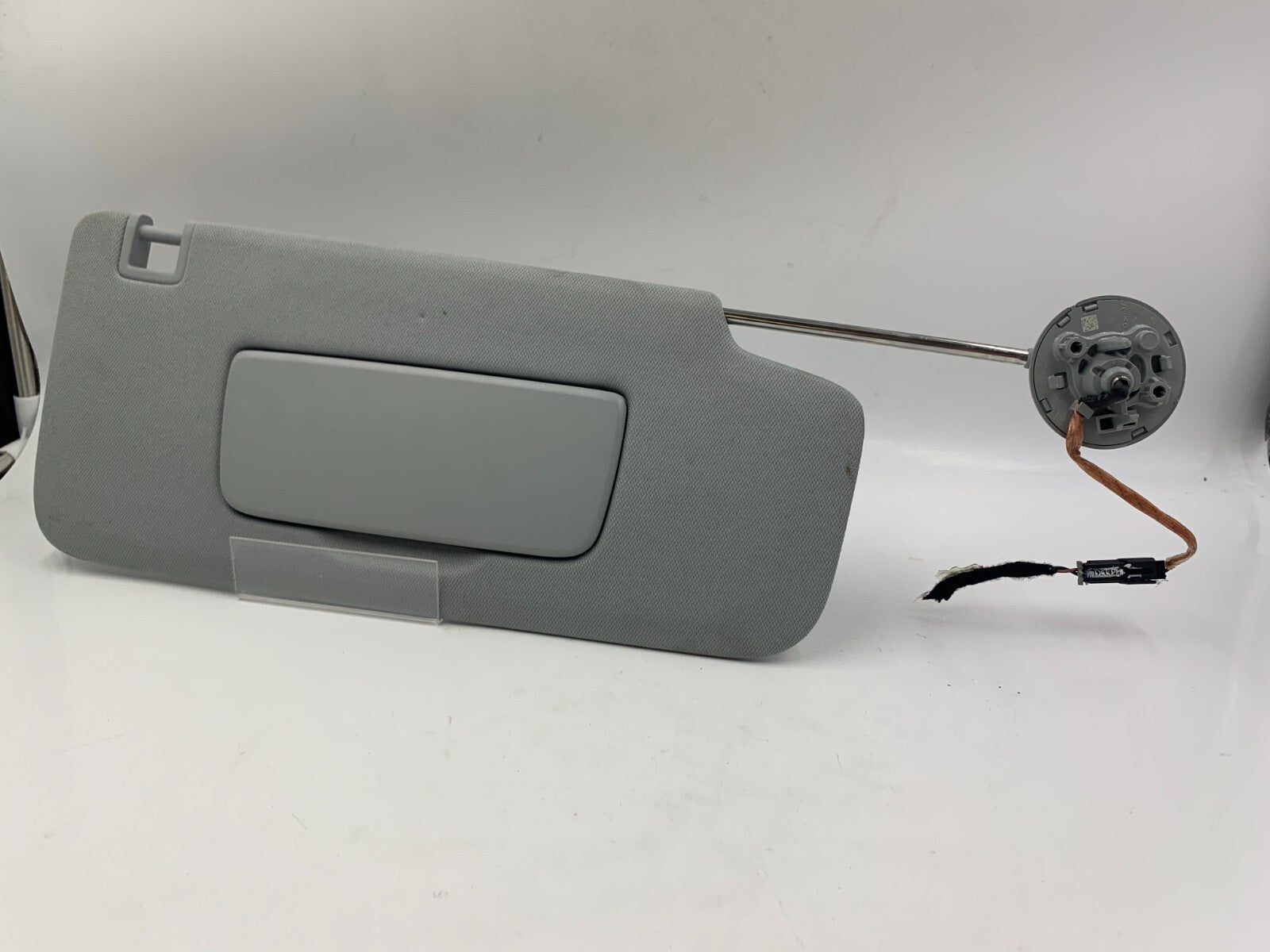 2019-2022 Chevrolet Blazer Passenger Sun Visor Gray Illuminated OEM D01B09027