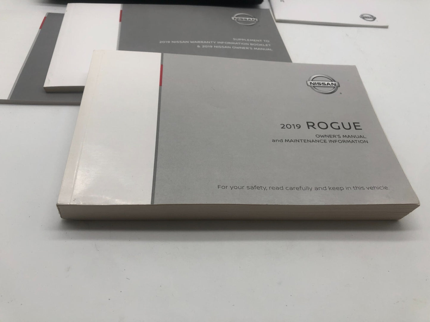 2019 Nissan Rogue Owners Manual Set with Case OEM A02B08022