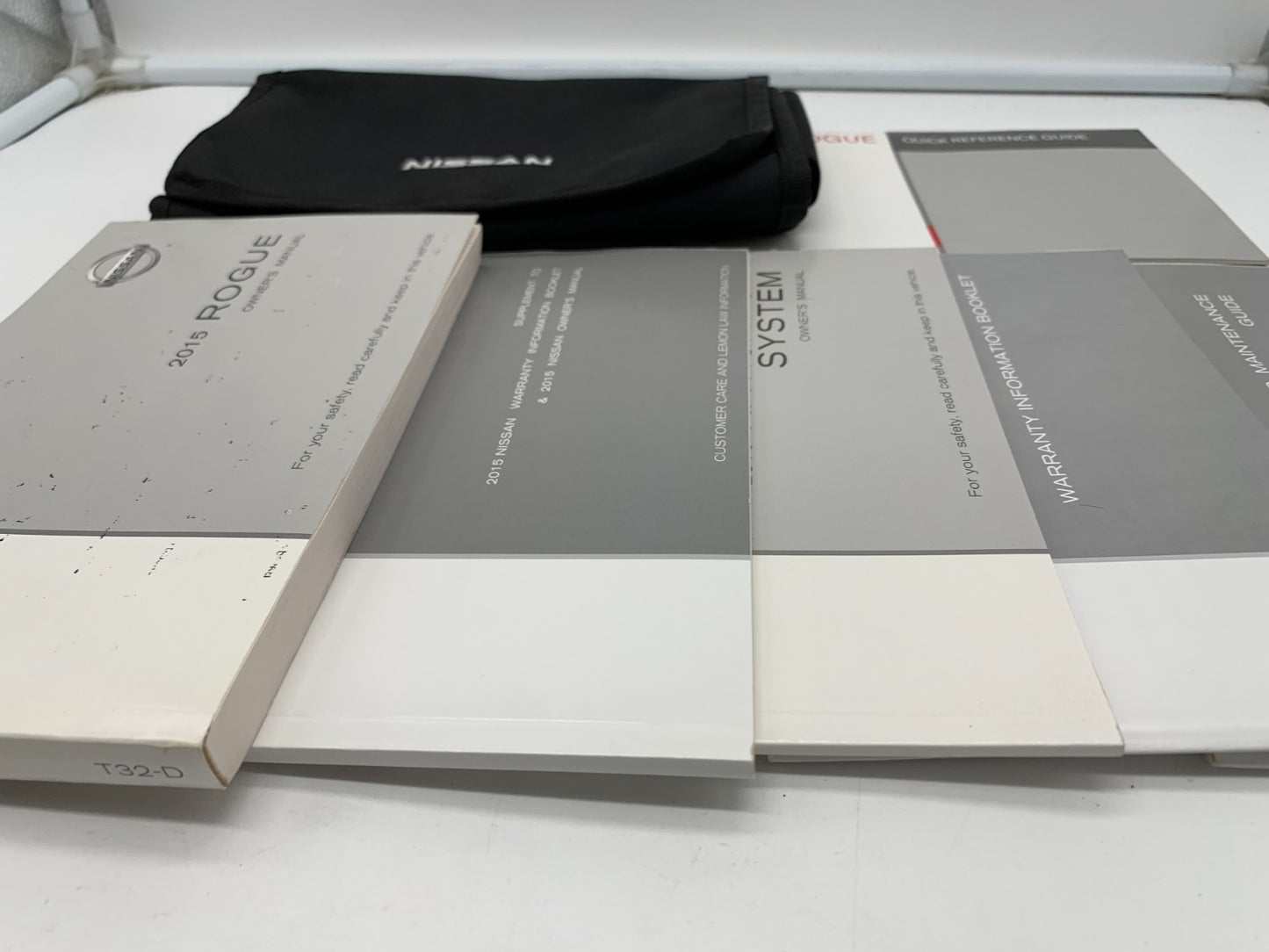 2015 Nissan Rogue Owners Manual Set with Case OEM D03B05023