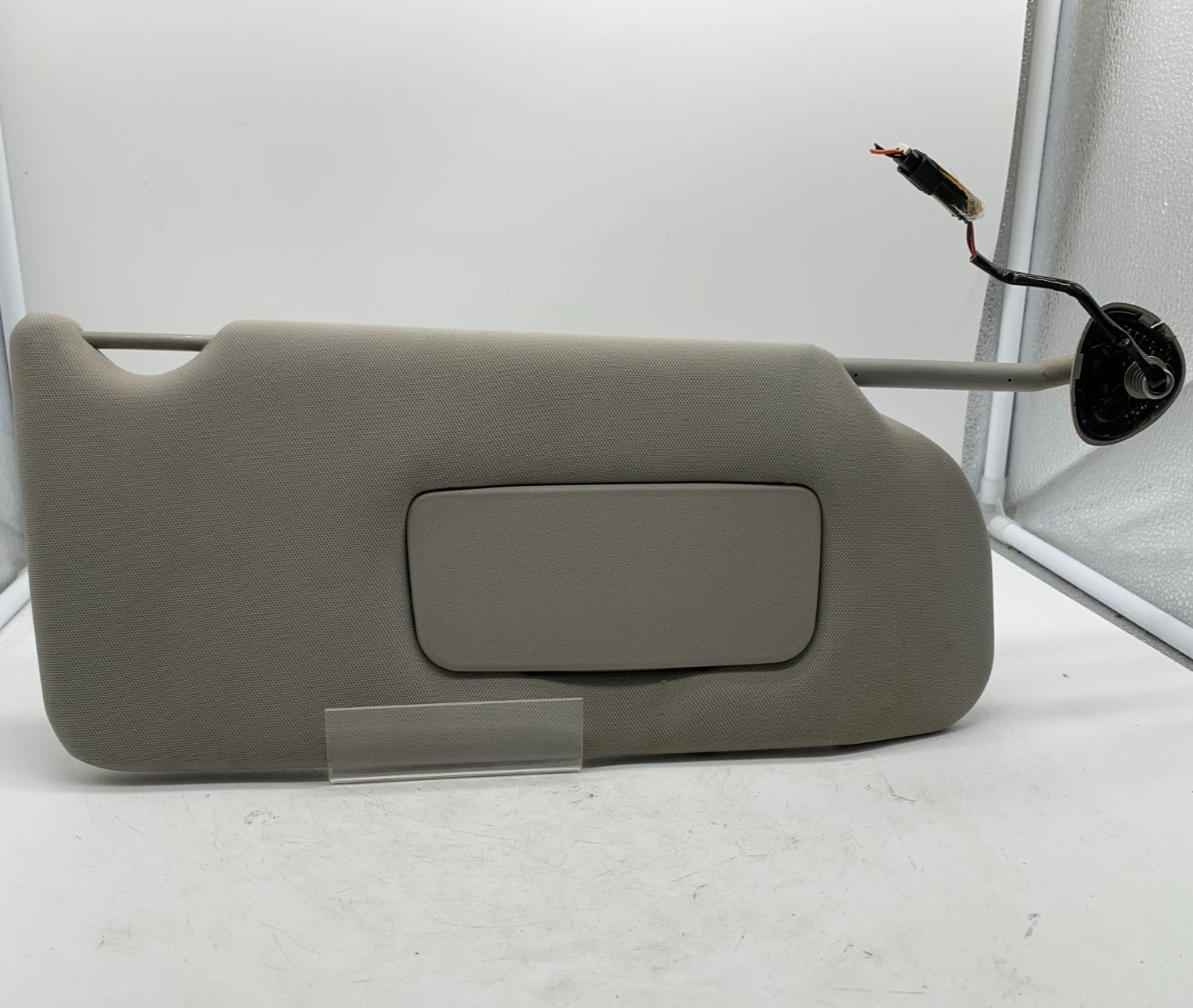 2005-2009 Buick LaCrosse Allure Passenger Sun Visor Gray Illuminated A03B37006
