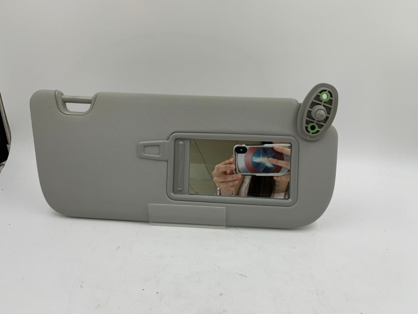 2014-2019 Kia Soul Passenger Sun Visor Gray Illuminated OEM E03B63007