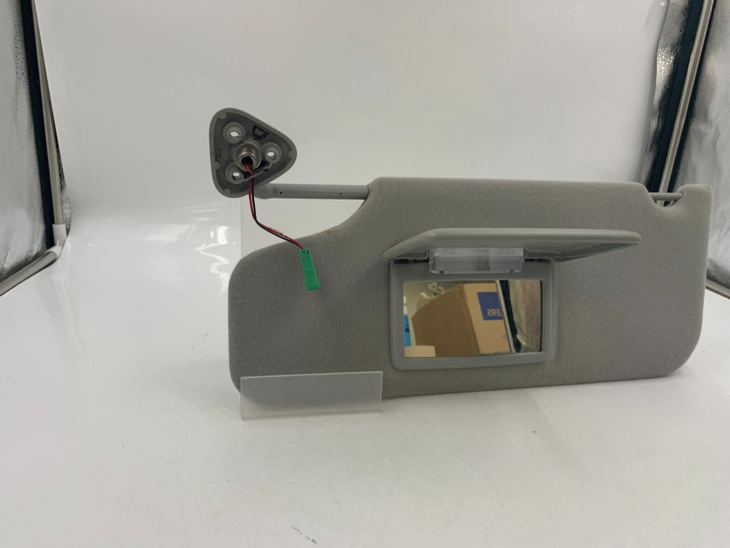 2005-2007 Ford Freestyle Driver Visor Sun Visor Gray Illuminated OEM C02B49011