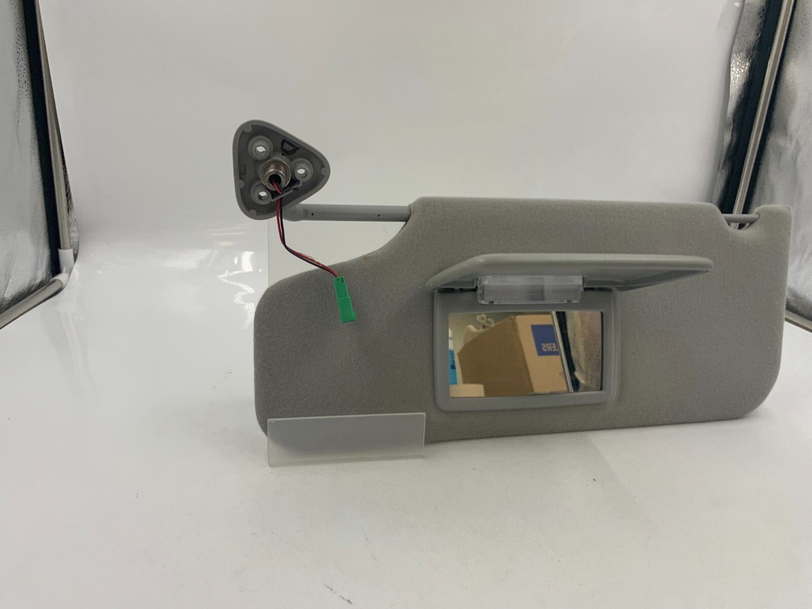 2005-2007 Ford Freestyle Driver Visor Sun Visor Gray Illuminated OEM C02B49011