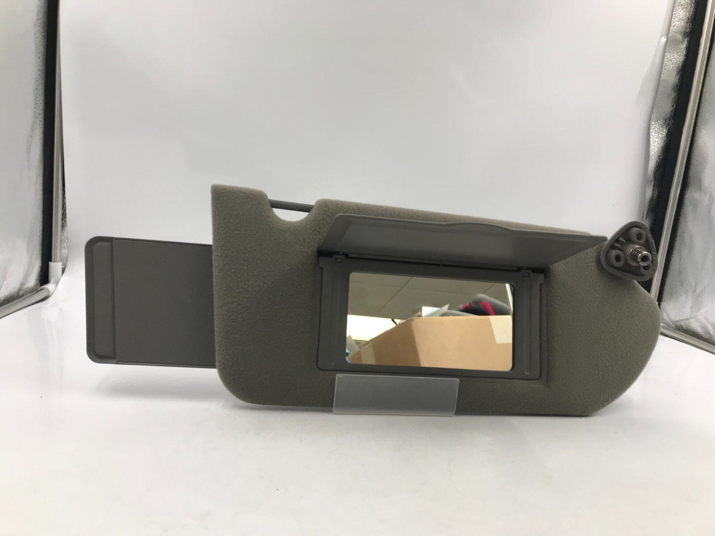 2000-2005 Chevrolet Impala Passenger Sun Visor Gray Illuminated OEM D04B32081