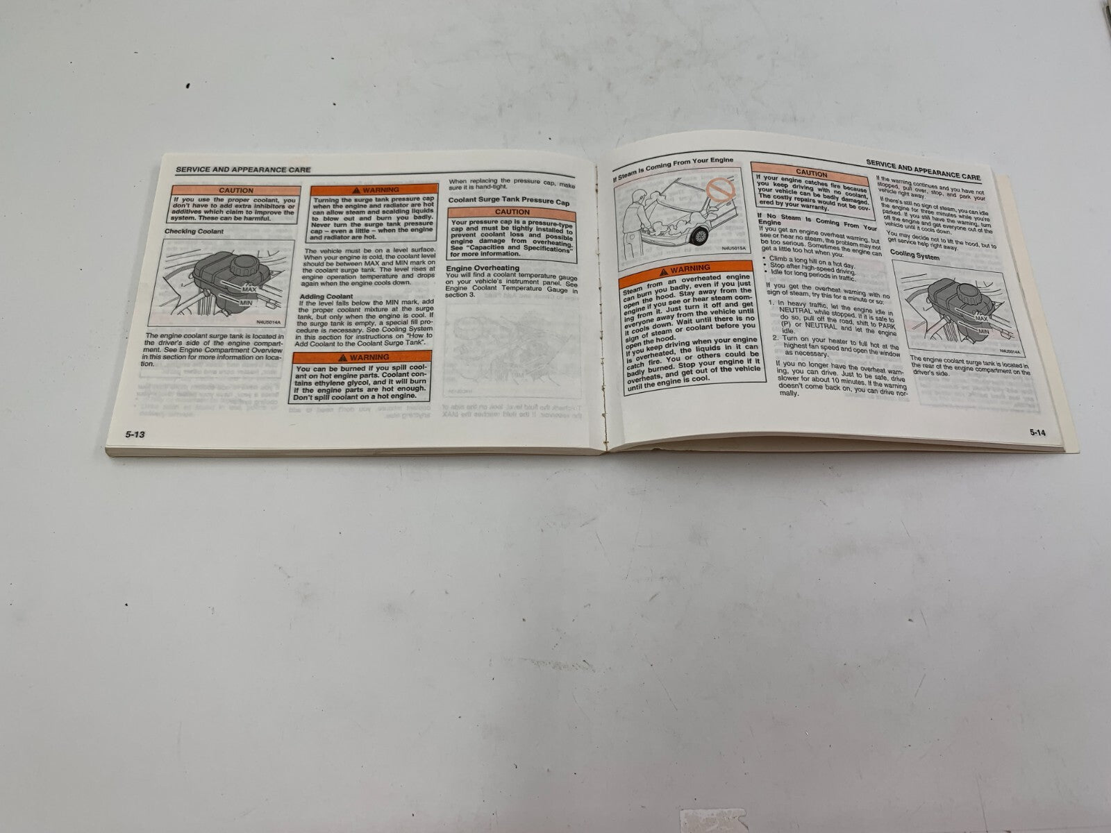 2004 Suzuki Forenza Owners Manual Set with Case B02B22041