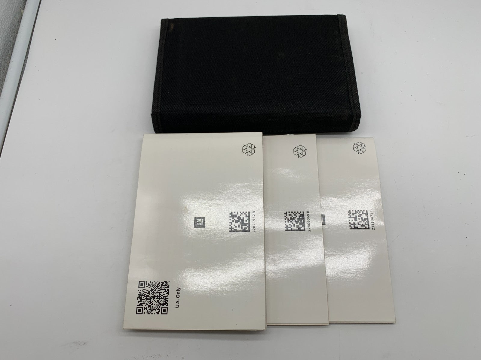 2014 Buick Verano Owners Manual Set with Case OEM A04B28005