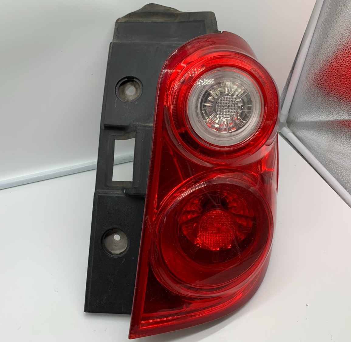 2010-2015 Chevrolet Equinox Passenger Side Tail Light Taillight OEM C04B22001