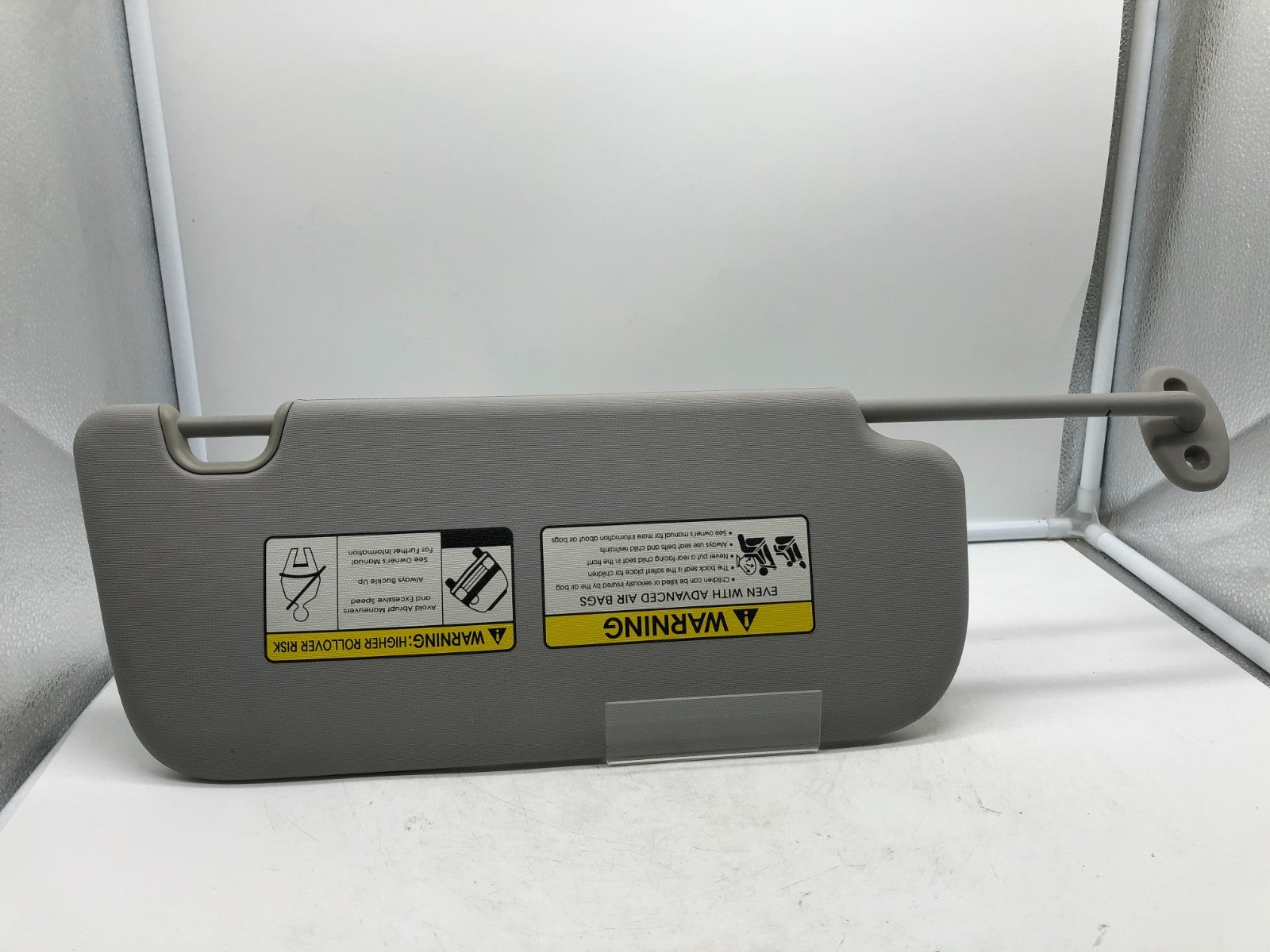 2014-2019 Kia Soul Driver Sun Visor Illuminated Gray OEM C03B46004