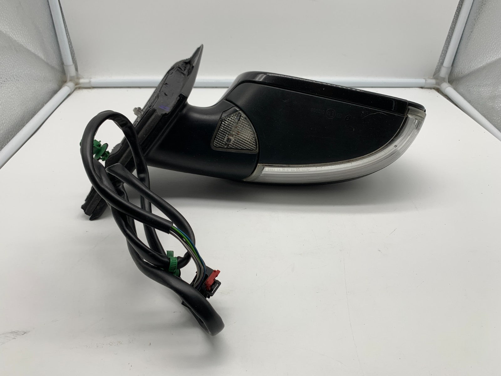 2006-2010 Volkswagen Passat Passenger Side Power Door Mirror Black OEM C02B12002