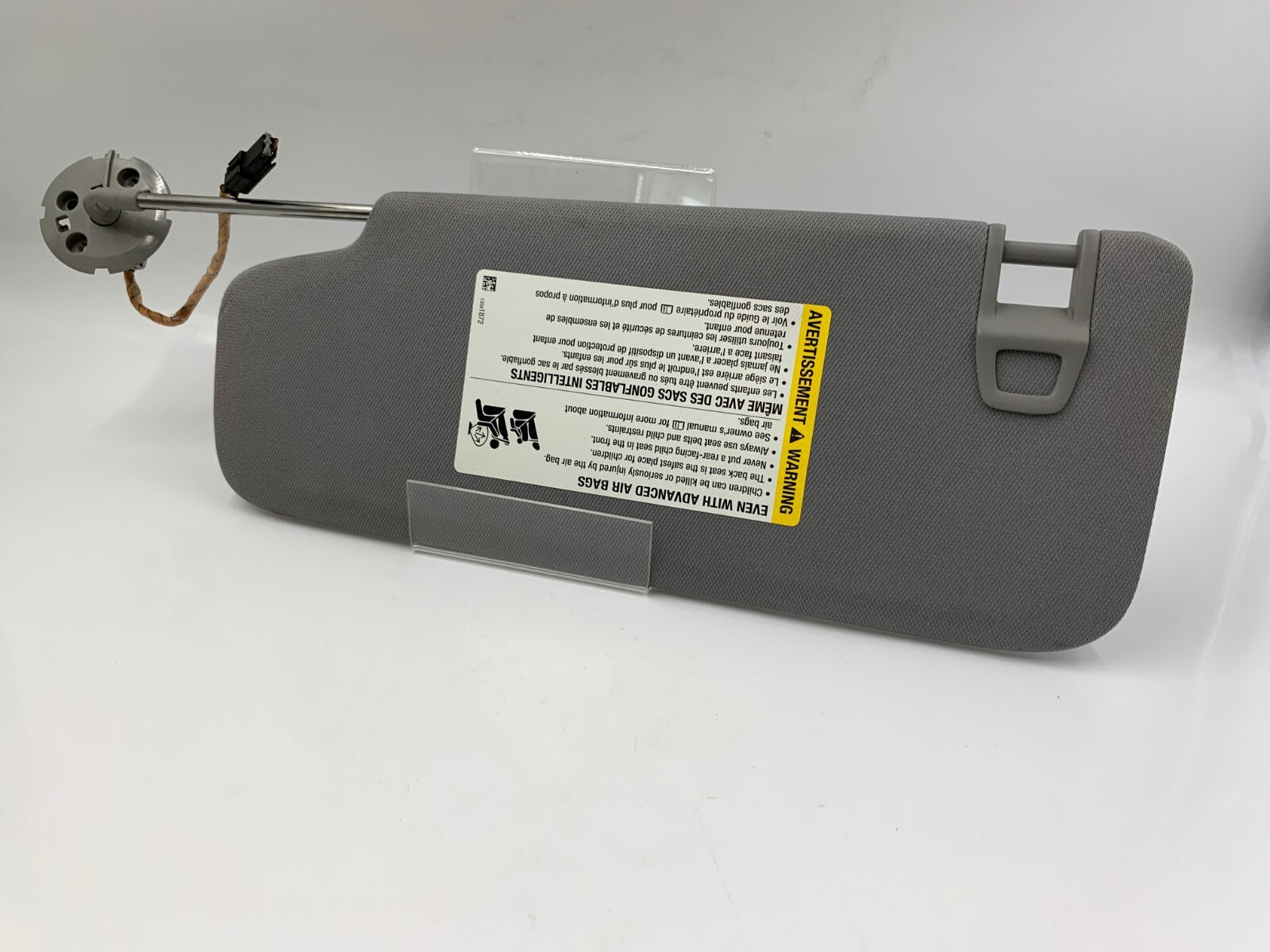 2018-2019 Chevrolet Equinox Passenger Sun Visor  Gray Illuminated OEM C02B19021