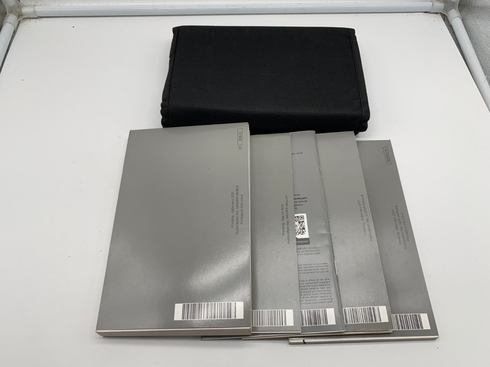 2021 Nissan Sentra Owners Manual Set with Case OEM E02B38005