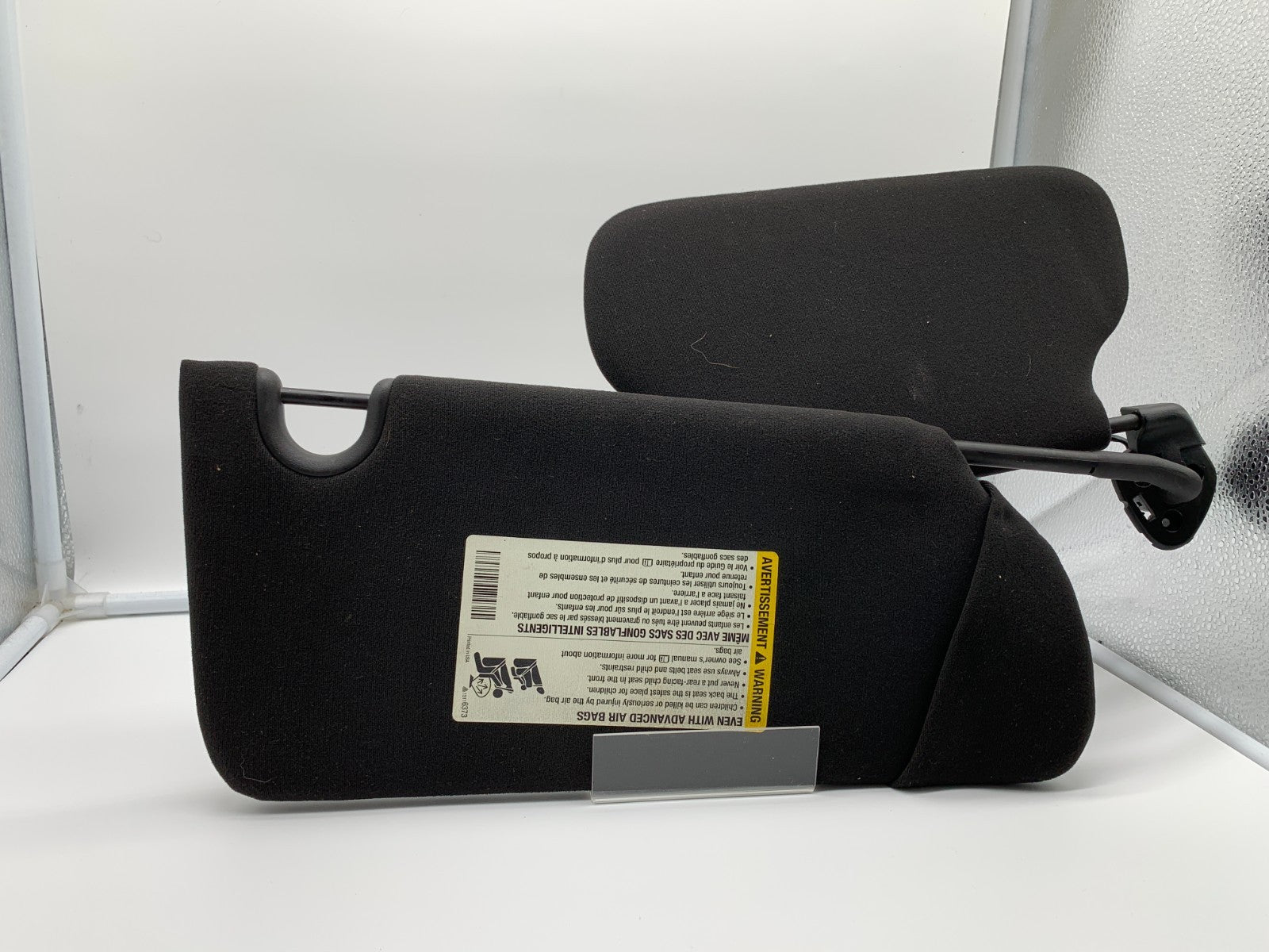 2006-2007 Cadillac DTS Passenger Sun Visor Illuminated Gray OEM B01B55097