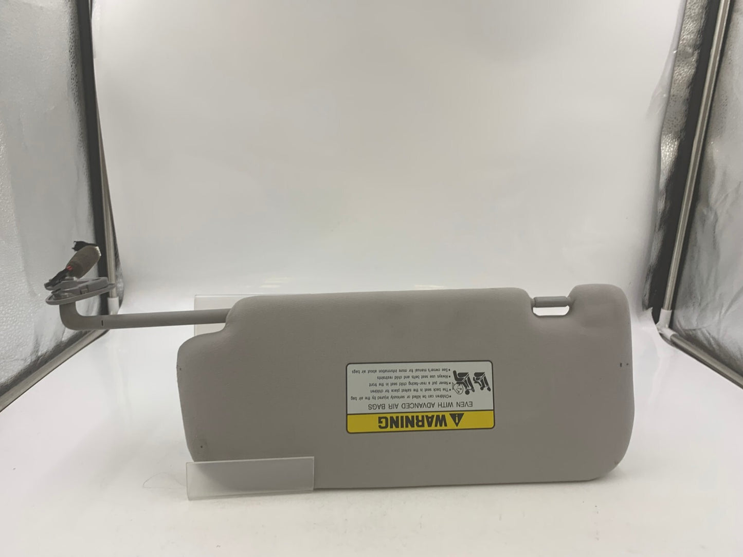 2012-2017 Hyundai Azera Passenger Sun Visor Gray Illuminated OEM C03B02086