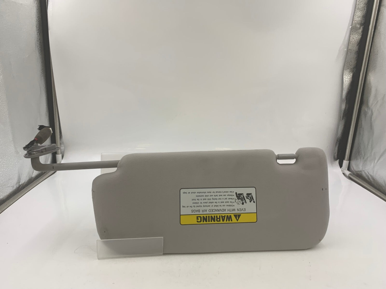 2012-2017 Hyundai Azera Passenger Sun Visor Gray Illuminated OEM C03B02086
