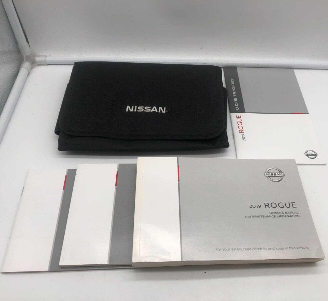 2019 Nissan Rogue Owners Manual Set with Case OEM A02B08022