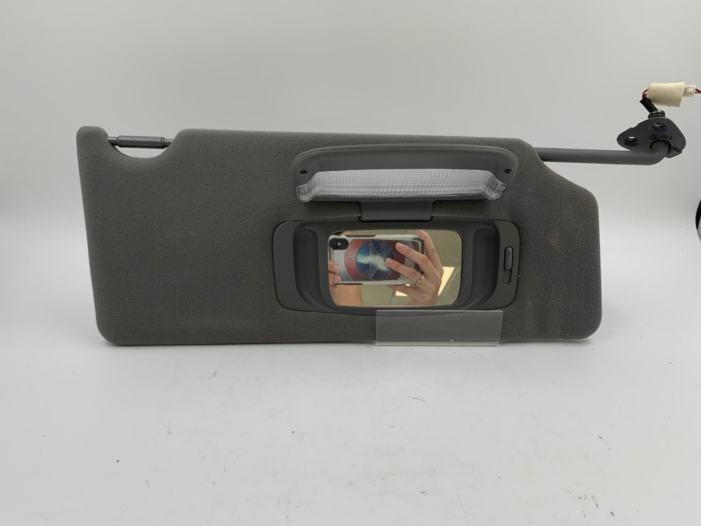 2005-2012 Toyota Avalon Passenger Sun Visor Gray Illuminated OEM D04B64003