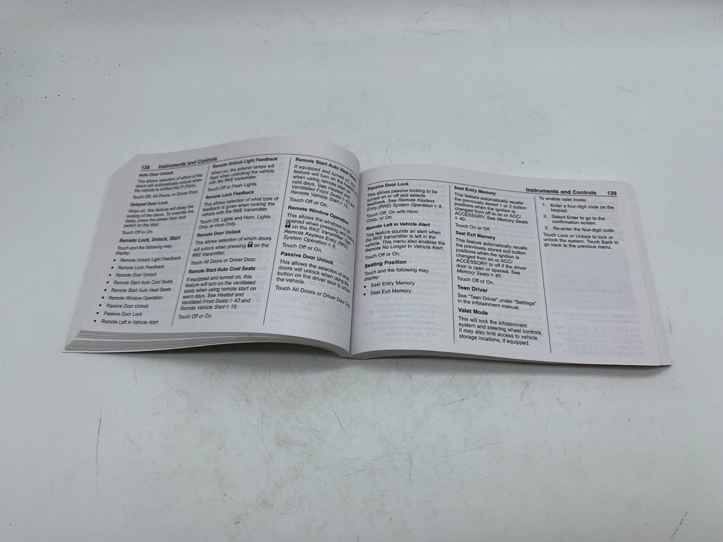 2020 Chevrolet Equinox Owners Manual OEM C02B04008