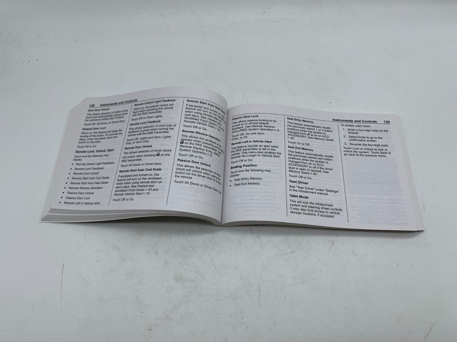 2020 Chevrolet Equinox Owners Manual OEM C02B04008