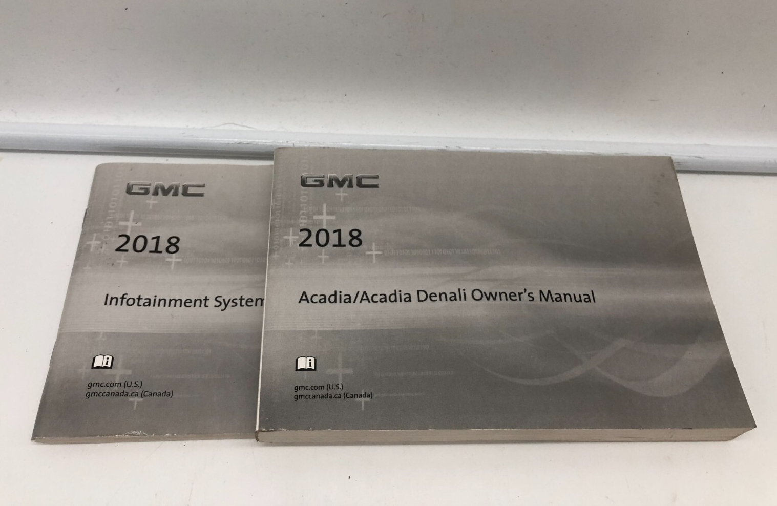 2018 GMC Acadia Owners Manual Set OEM B03B11060