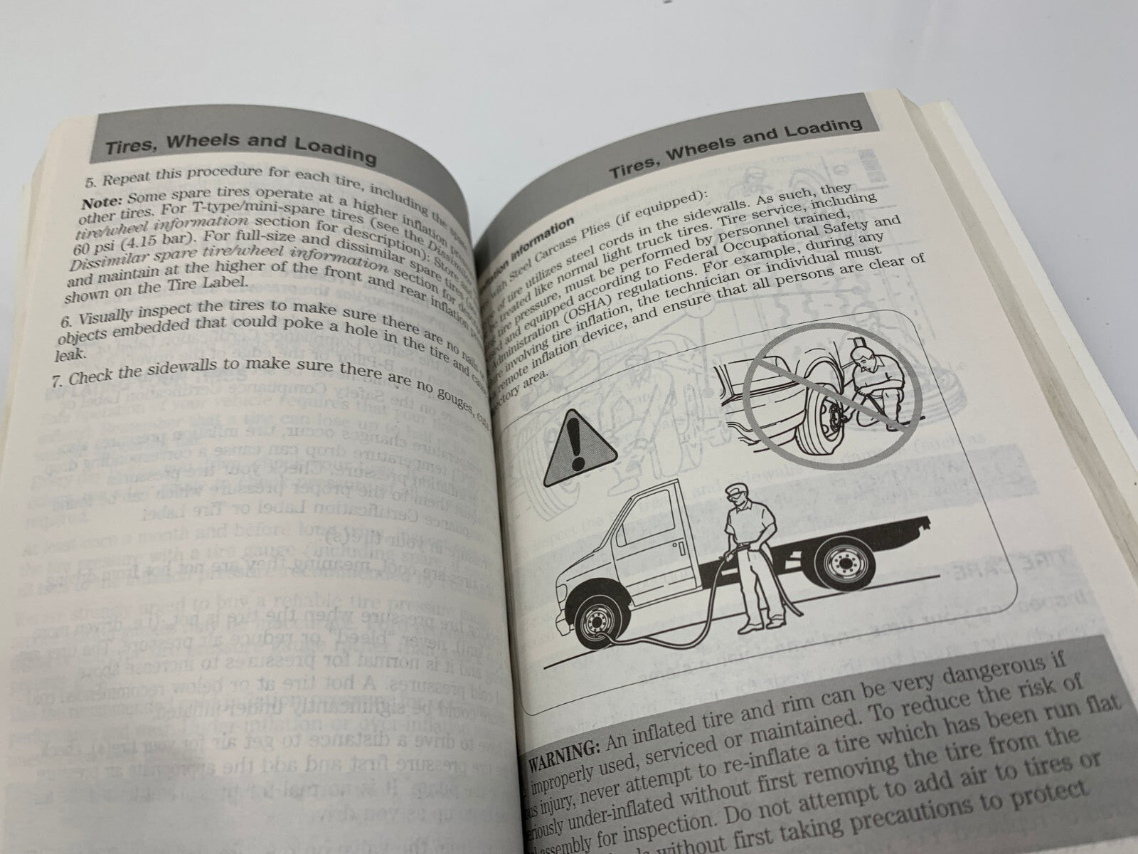 2011 Ford E-Series ESeries Owners Manual Set with Case OEM C03B14028