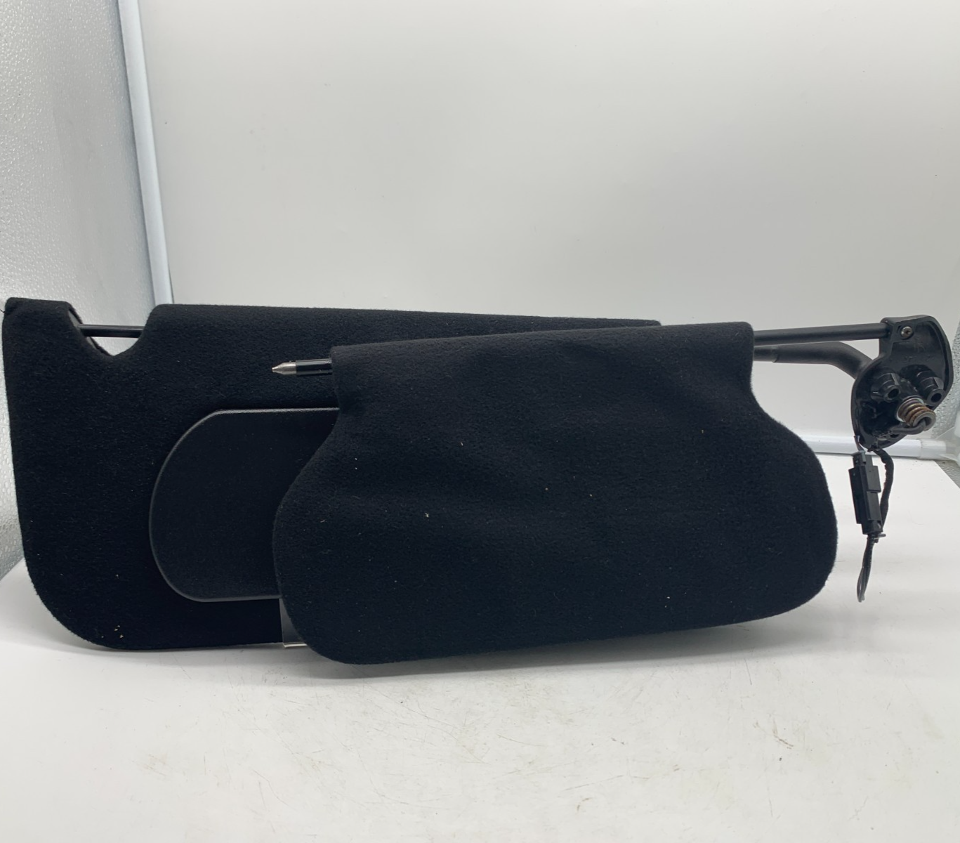 2000-2004 Cadillac Deville Passenger Sun Visor Black Illuminated OEM A01B56009