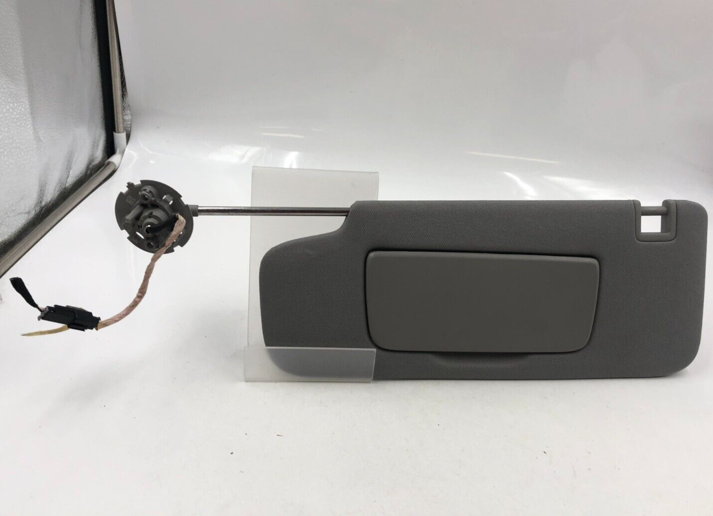 2018-2019 Chevrolet Equinox Driver Sun Visor Gray Illuminated D02B33084