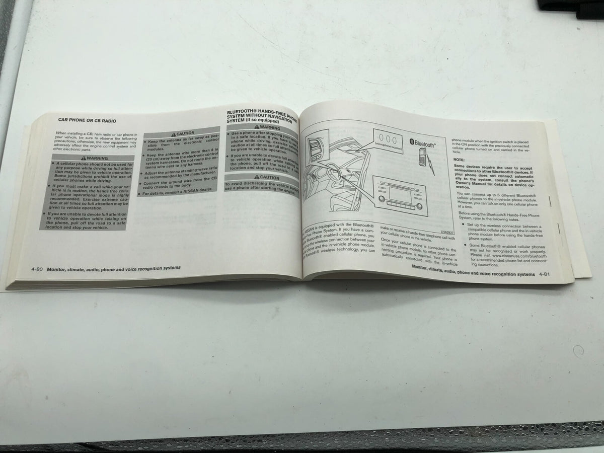 2014 Nissan Rogue Owners Manual Set with Case OEM R01B19006
