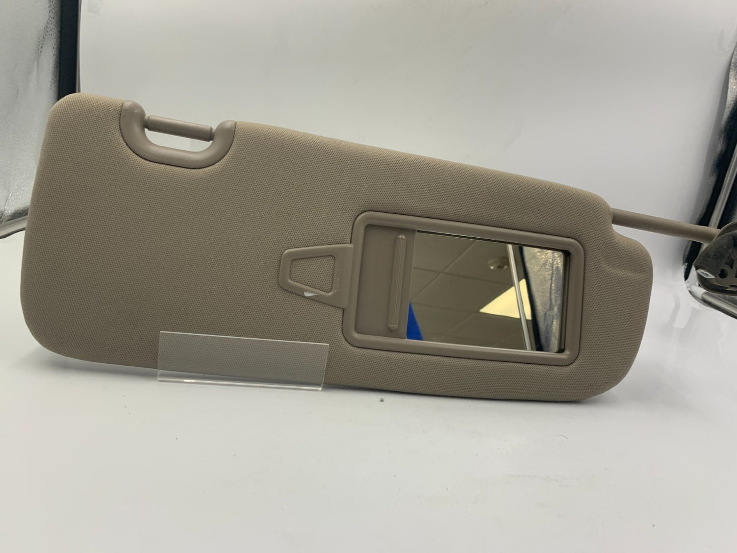 2013-2019 Hyundai Santa Fe Passenger Sun Visor Gray Illuminated OEM C01B37065