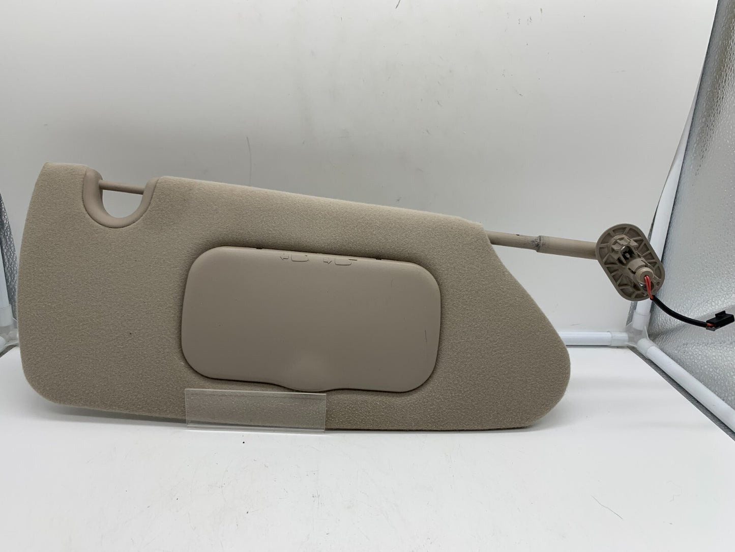 2004-2006 Chrysler Pacifica Passenger Sun Visor Illuminated OEM E02B64006