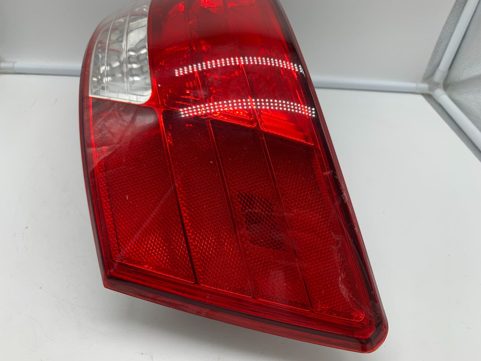 2006-2008 Hyundai Sonata Passenger Side Tail Light Taillight OEM A01B48002
