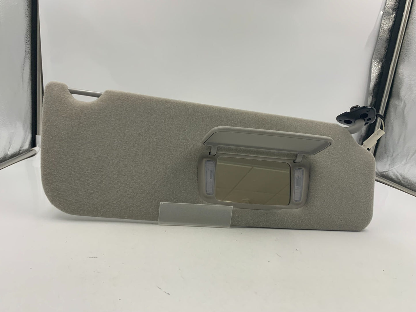 2005-2010 Toyota Sienna Passenger Sun Visor Gray Illuminated OEM E03B54059