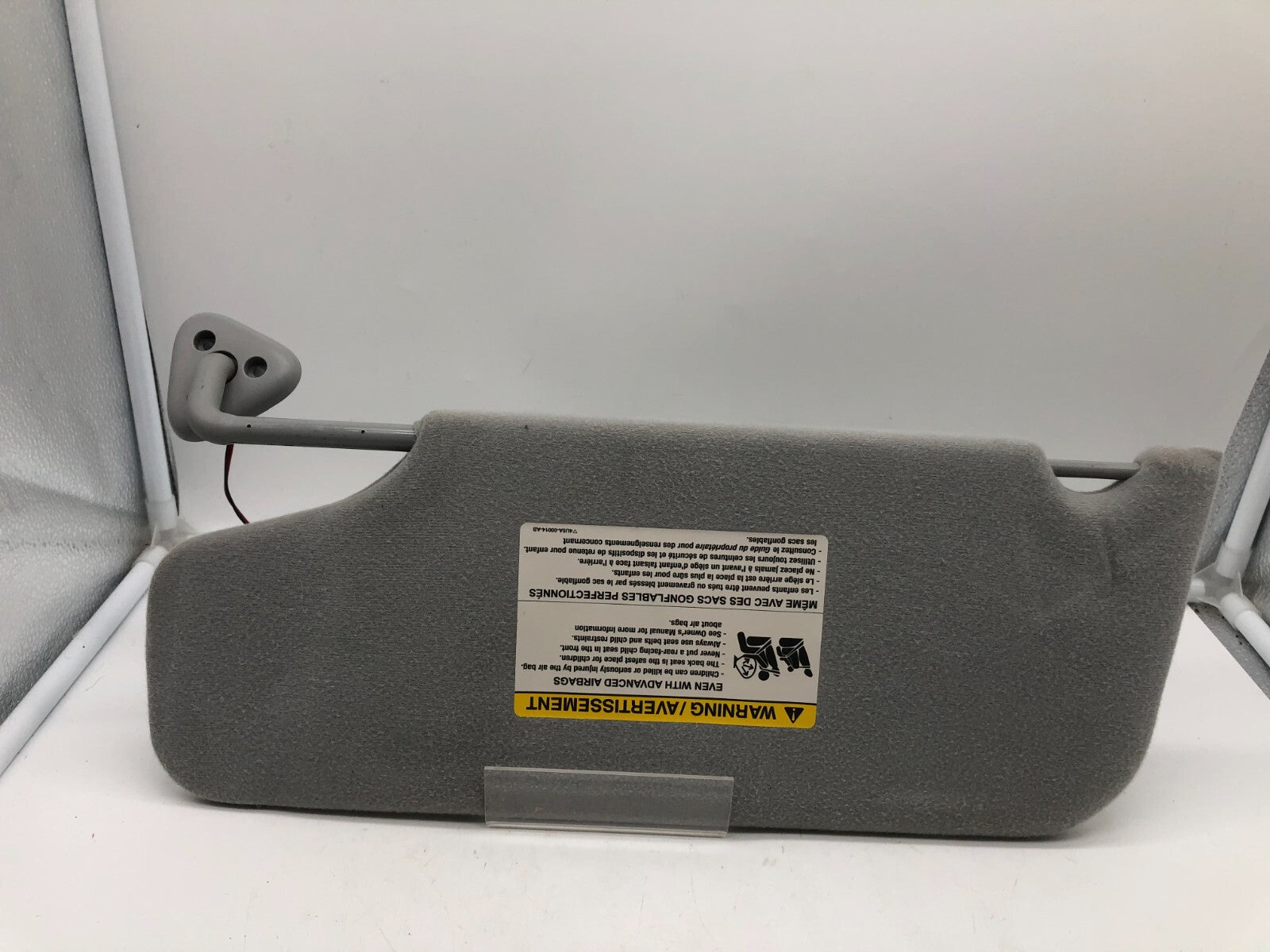 2005-2007 Ford Five Hundred Passenger Sun Visor Gray Illuminated OEM D02B01054