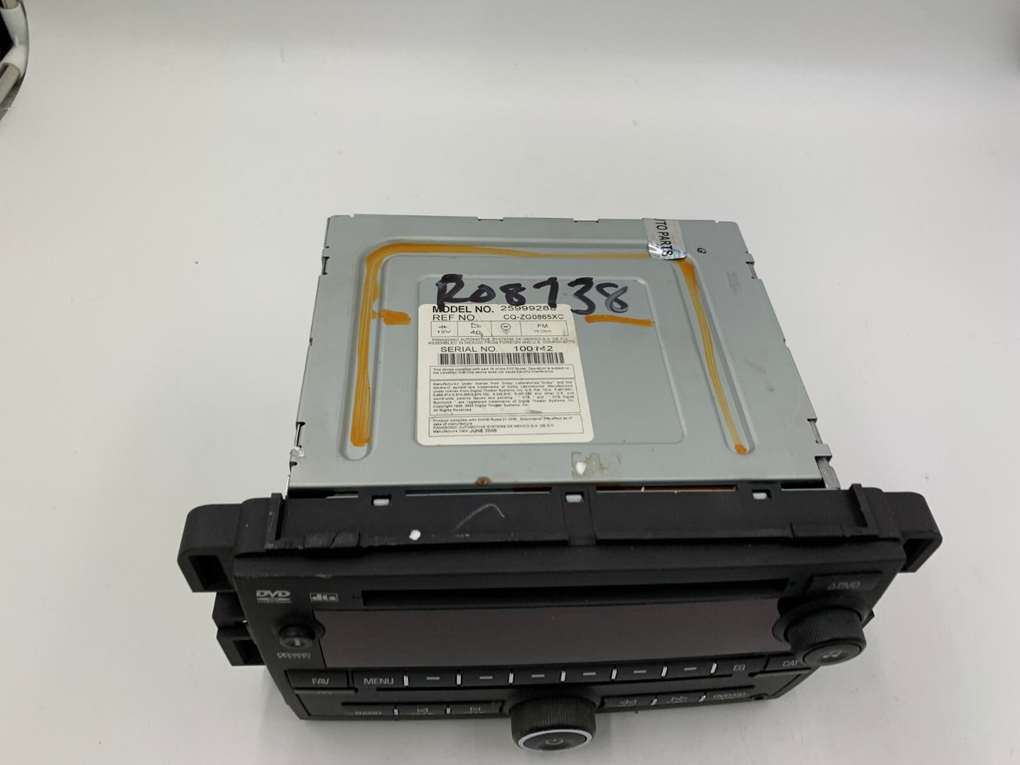 2009 Saturn Outlook AM FM CD Player Radio Receiver OEM 2599288