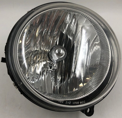 2005-2007 Jeep Liberty Passenger Side Head Light Headlight OEM D03B51045