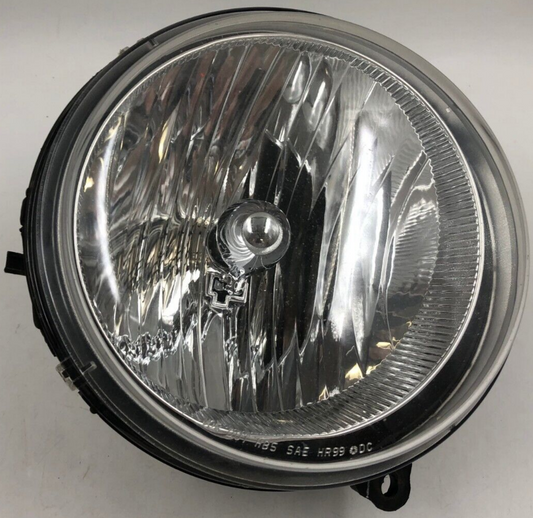 2005-2007 Jeep Liberty Passenger Side Head Light Headlight OEM D03B51045
