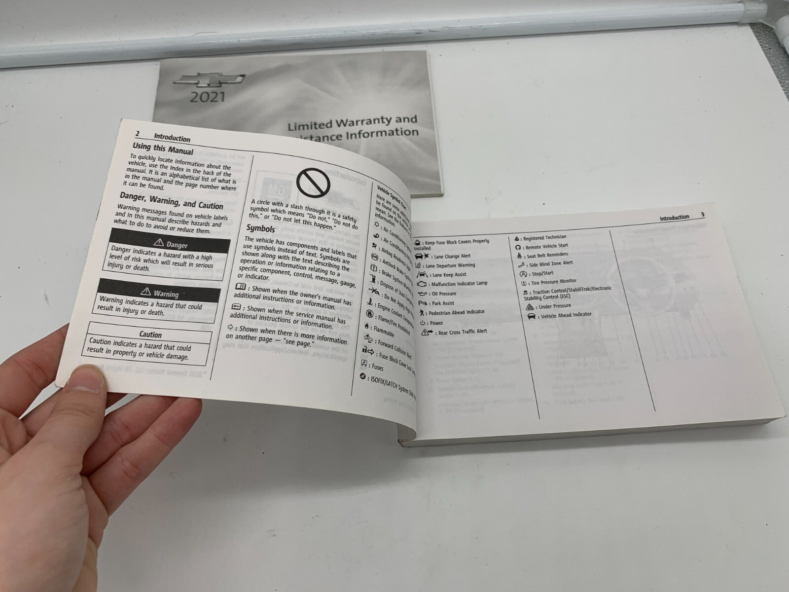 2021 Chevrolet Malibu Owners Manual Set OEM A02B54008