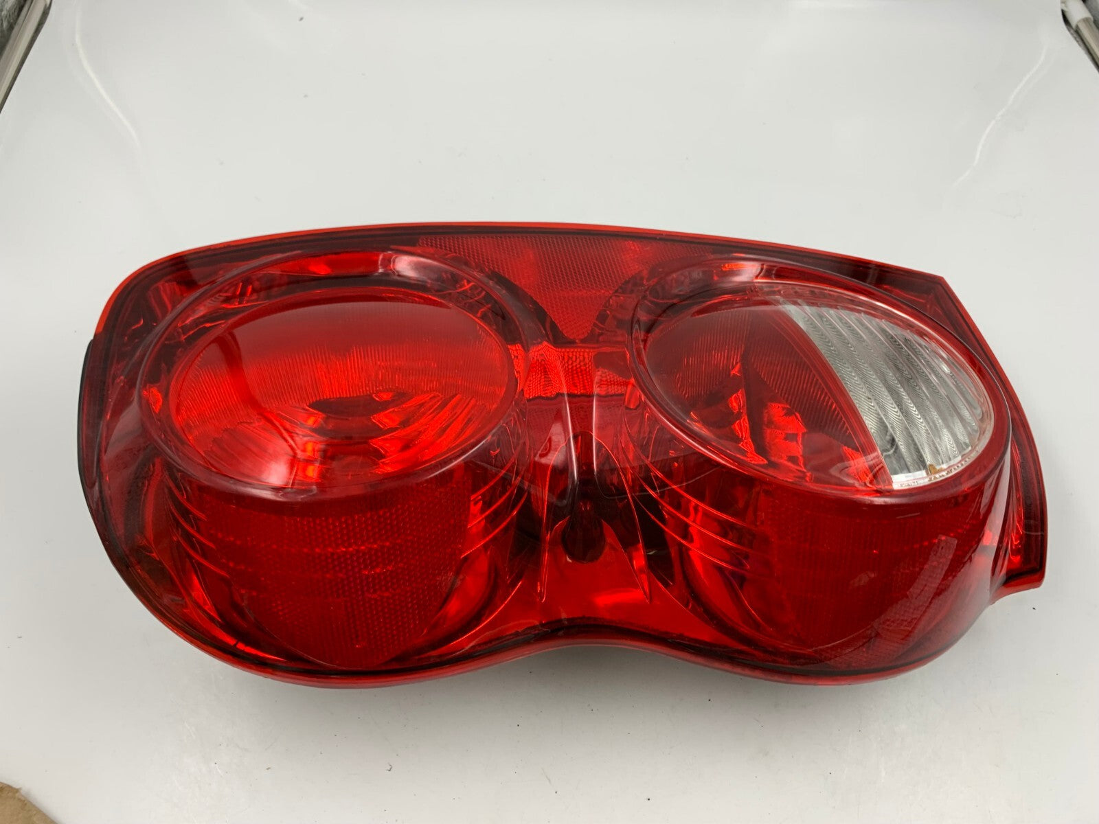 2004-2009 Dodge Durango Driver Side Tail Light Taillight OEM E03B11051