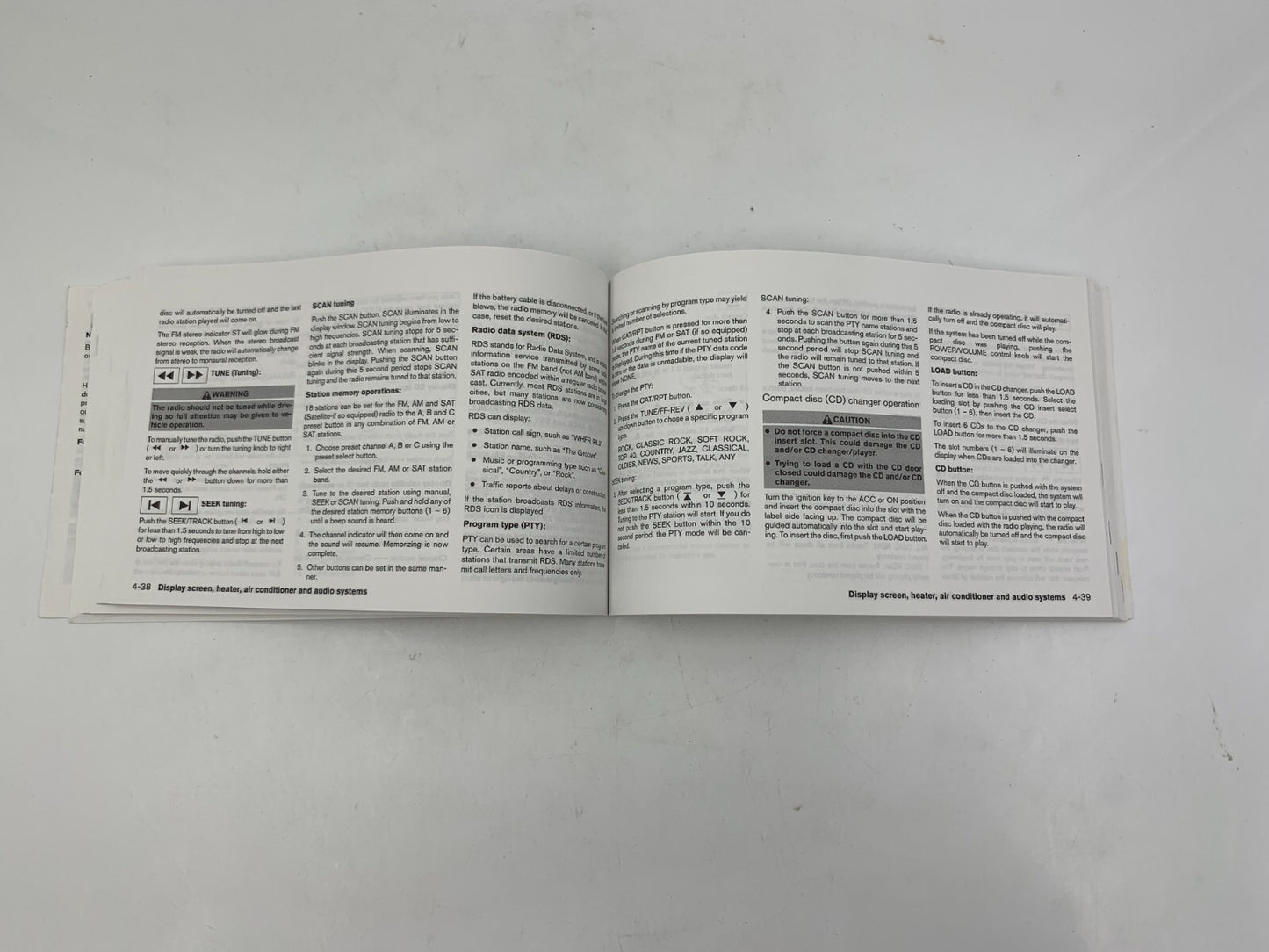 2005 Nissan Altima Owners Manual OEM C04B32029
