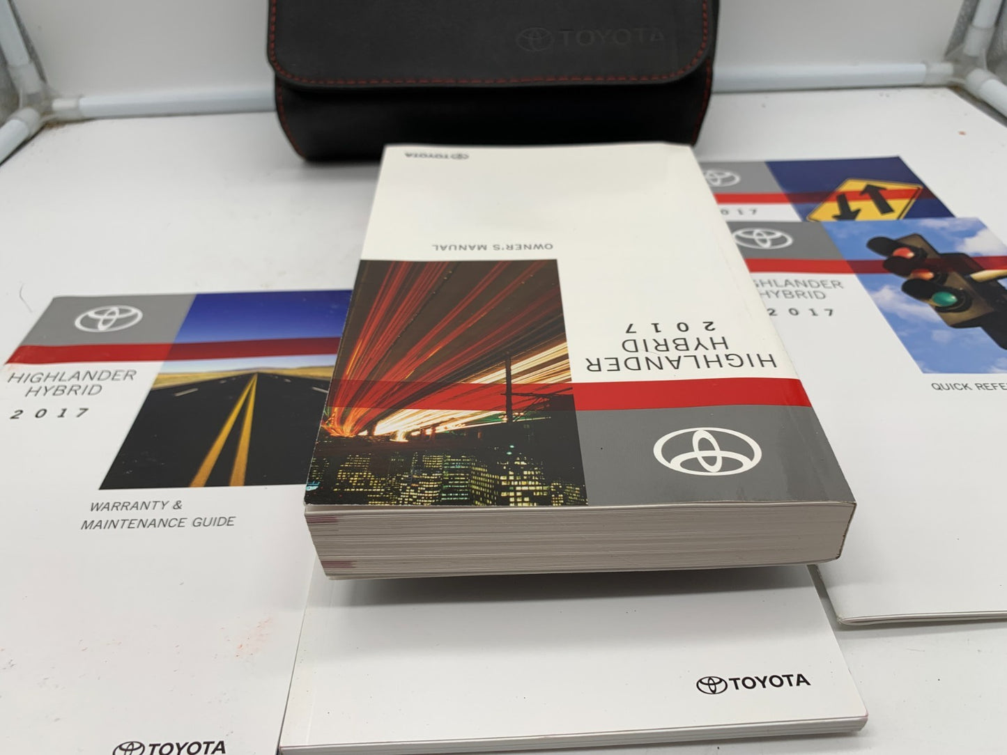 2017 Toyota Highlander Hybrid Owners Manual Set with Case OEM