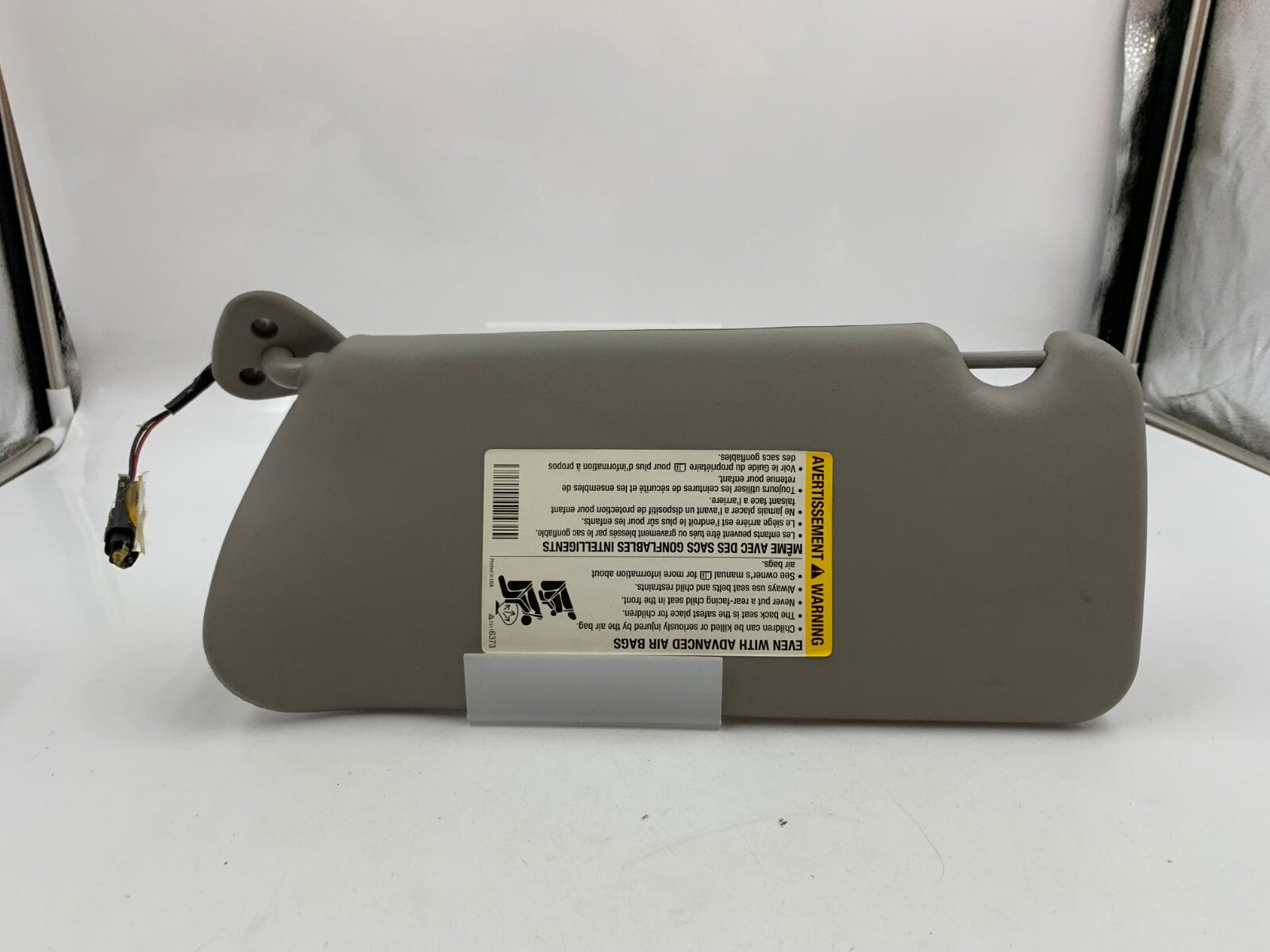 2003-2007 Cadillac CTS Passenger Sun Visor Gray Illuminated OEM E02B63003