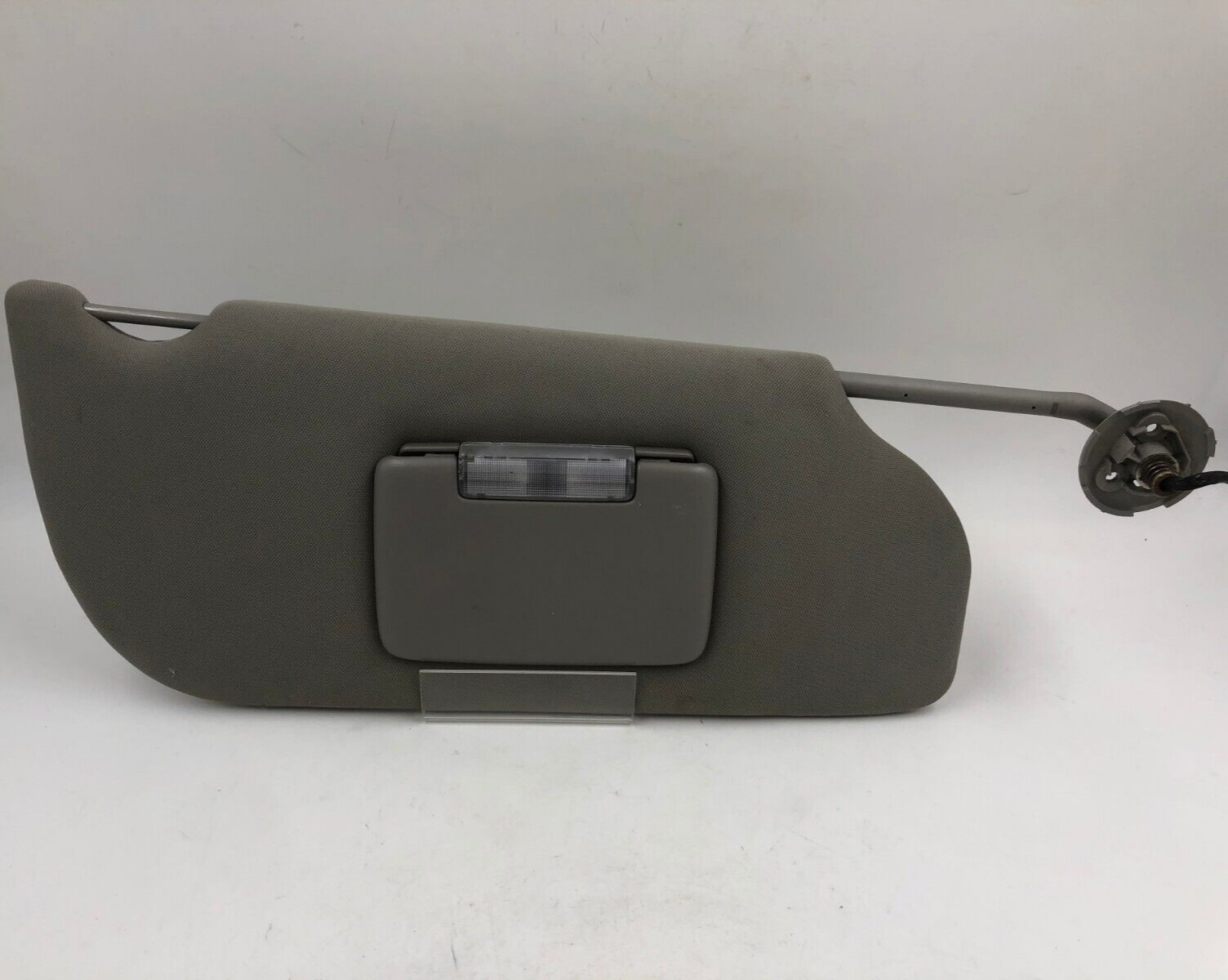 2005-2009 Pontiac Montana Passenger Sun Visor Gray Illuminated OEM D01B23066
