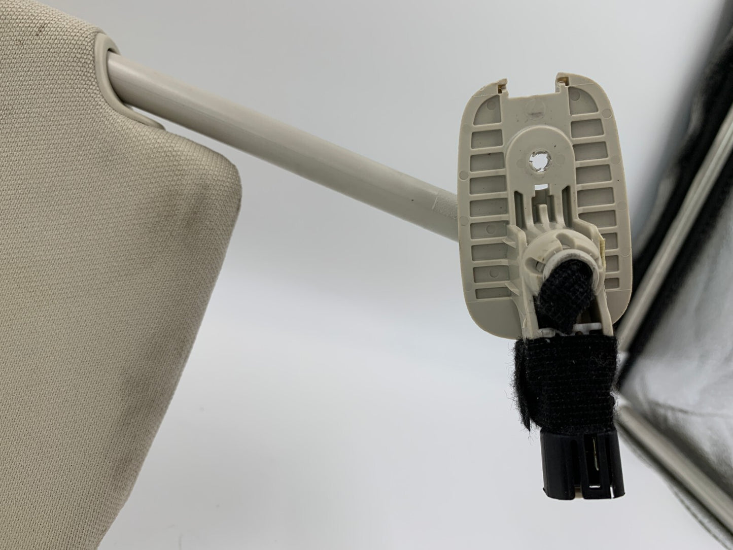 2014-2018 Jeep Grand Cherokee Passenger Sun Visor Gray Illuminated OEM E01B27026