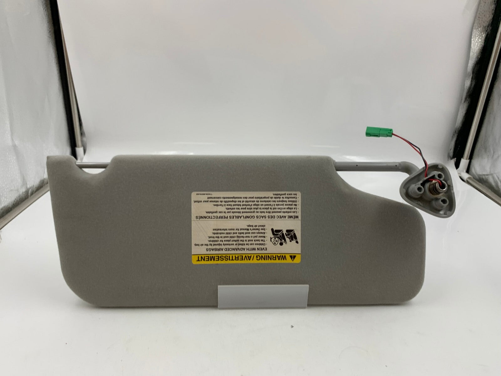 2005-2007 Mercury Montego Driver Sun Visor Gray Illuminated OEM E02B63002