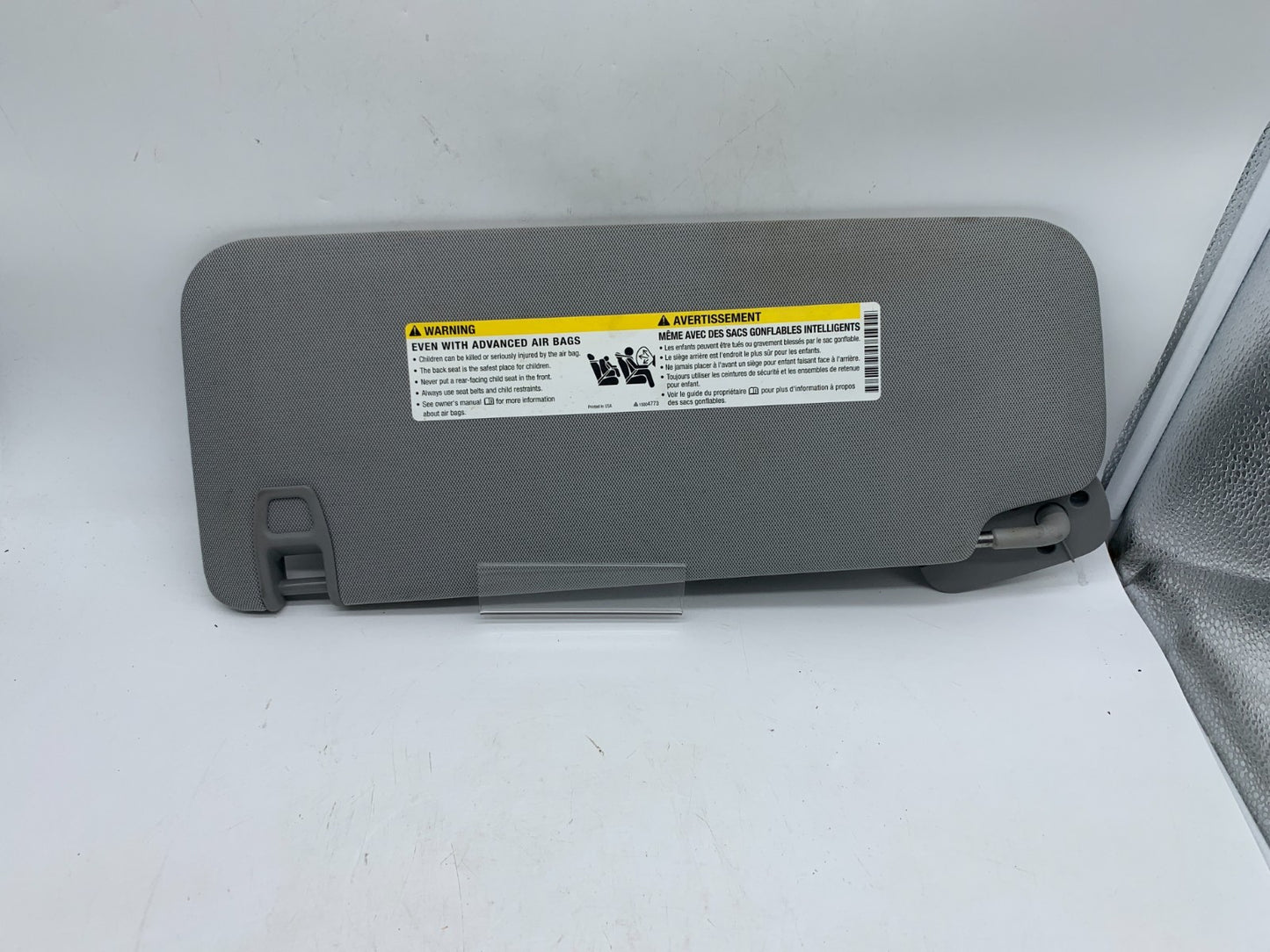 2015-2020 Chevrolet Yukon Passenger Sun Visor Gray Illuminated OEM C02B31004
