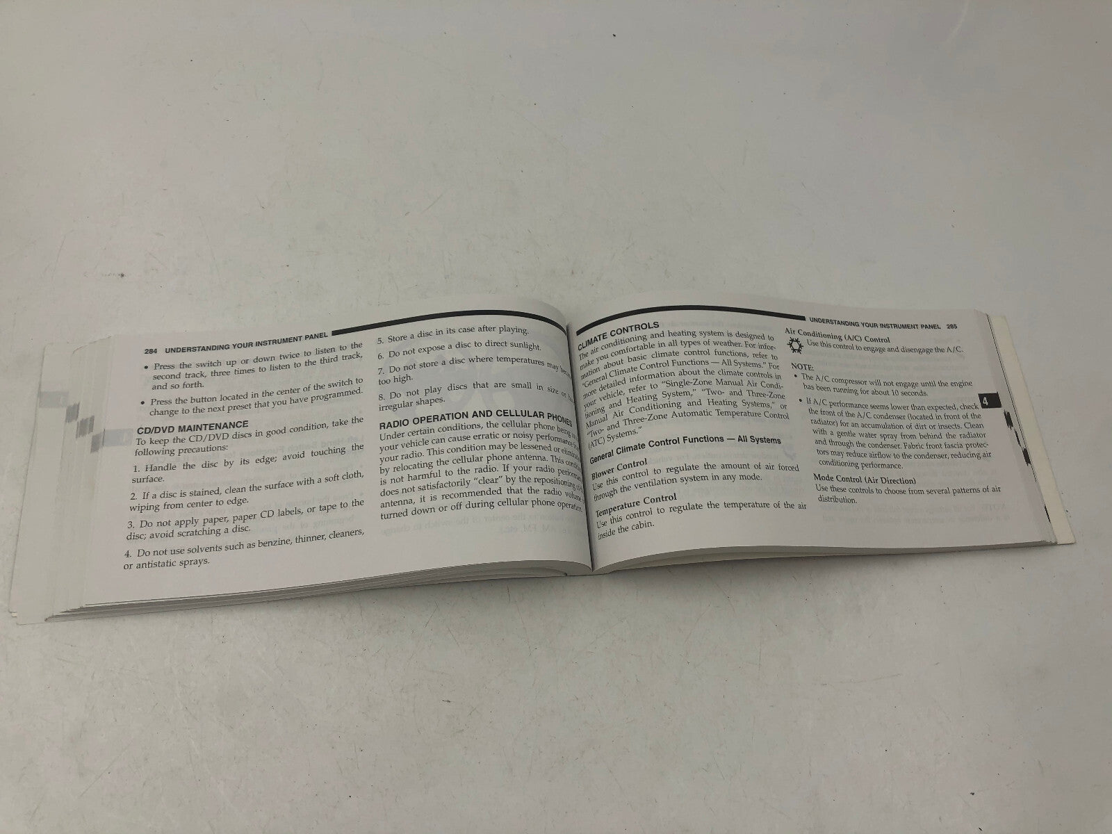 2009 Dodge Journey Owners Manual Set with Case OEM C02B38010